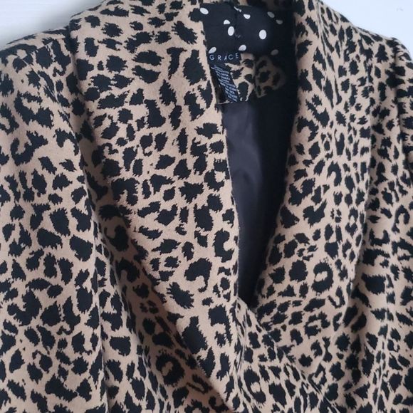 GRACE animal-print cape-style coat. - Picture 7 of 12